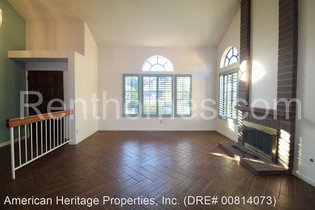 9556 Summerfield Street - Photo 2