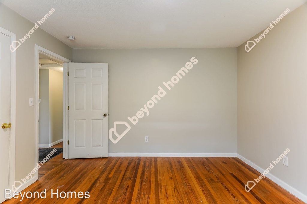 1048 Apple St - Photo 6