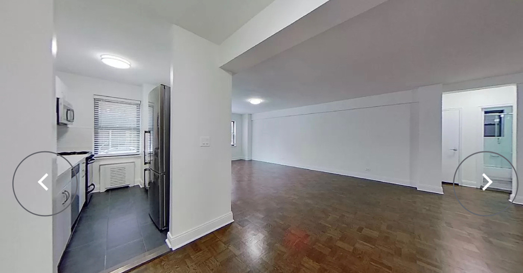 20 Beekman Place - Photo 3