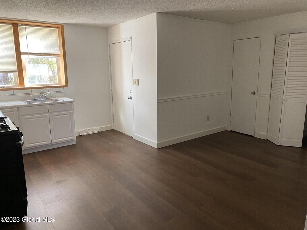 3132 6th Avenue - Photo 2