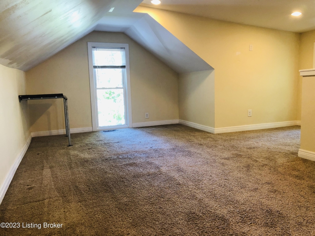 2125 Crittenden Dr - Photo 20