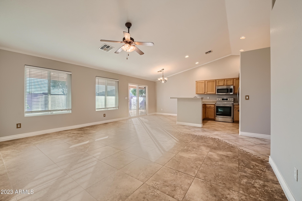 9035 W Reventon Drive - Photo 3