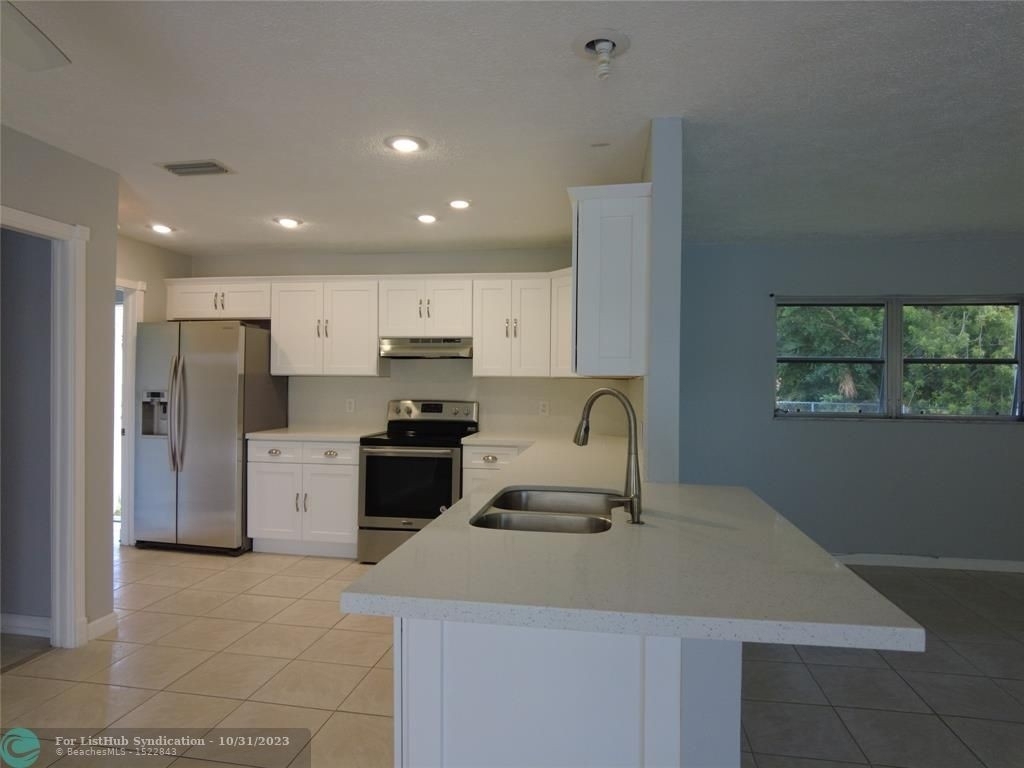 10760 Nw 43rd Ct - Photo 3