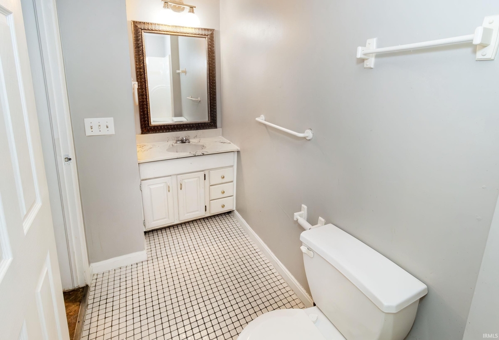 2455 W Franklin Street - Photo 4