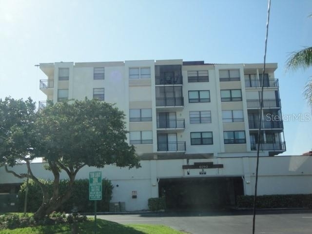 6180 Sun Boulevard - Photo 1