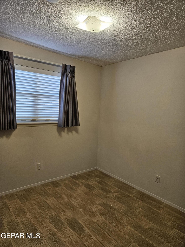 10401 Kinross Avenue - Photo 32