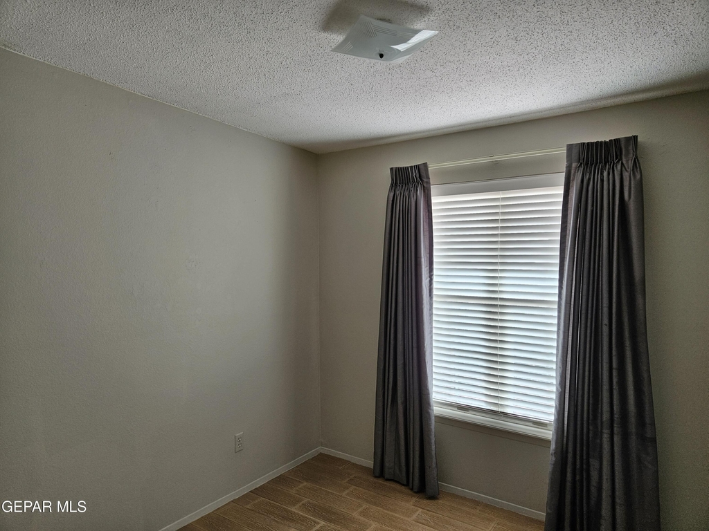 10401 Kinross Avenue - Photo 29