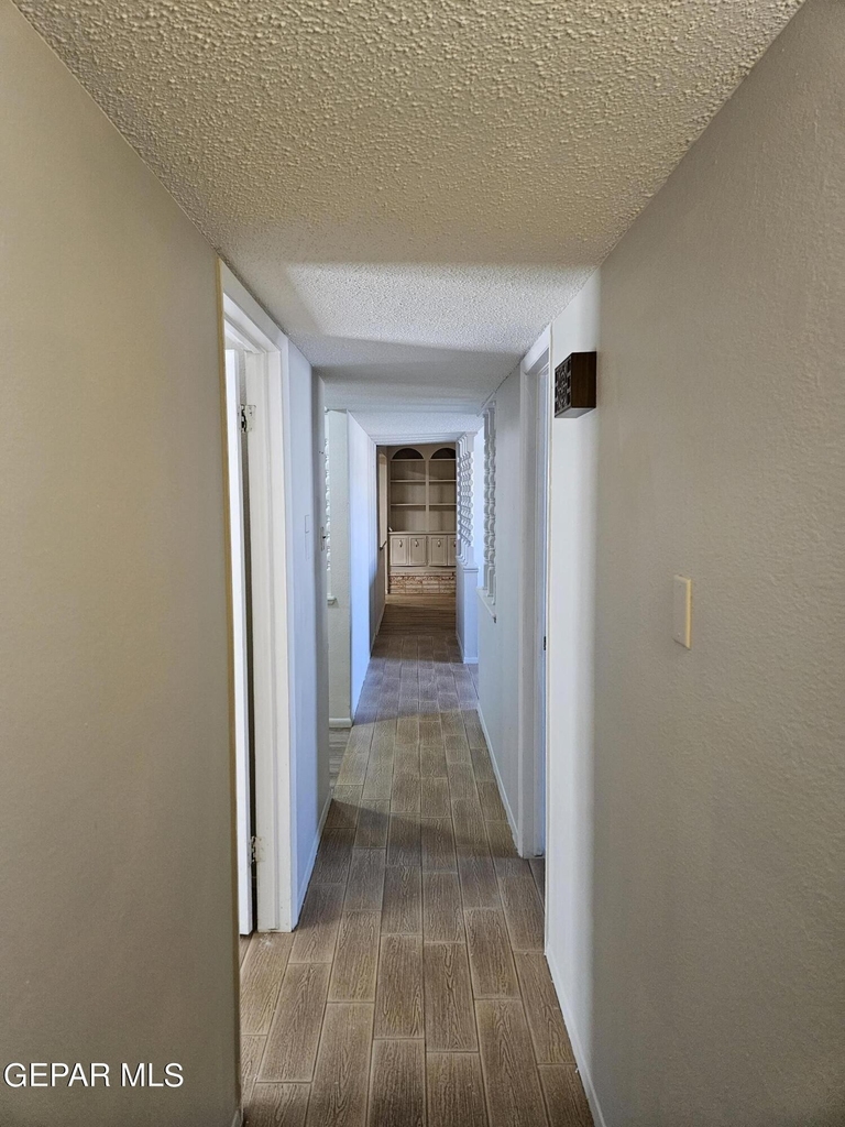 10401 Kinross Avenue - Photo 16