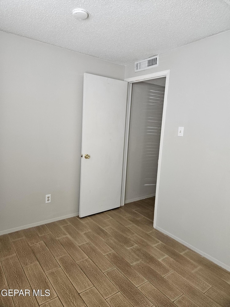 10401 Kinross Avenue - Photo 33