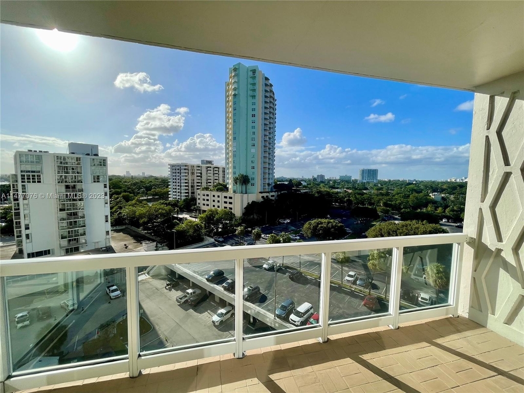 2451 Brickell Ave - Photo 2