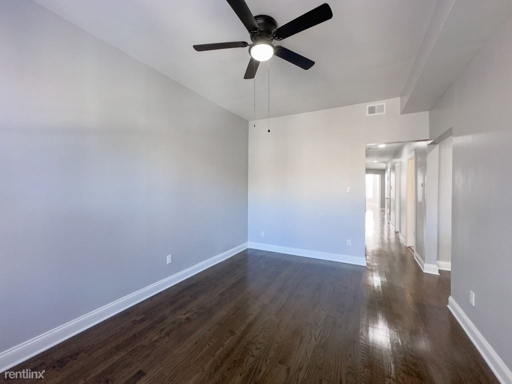 906 W. Montrose, Unit 5 - Photo 6