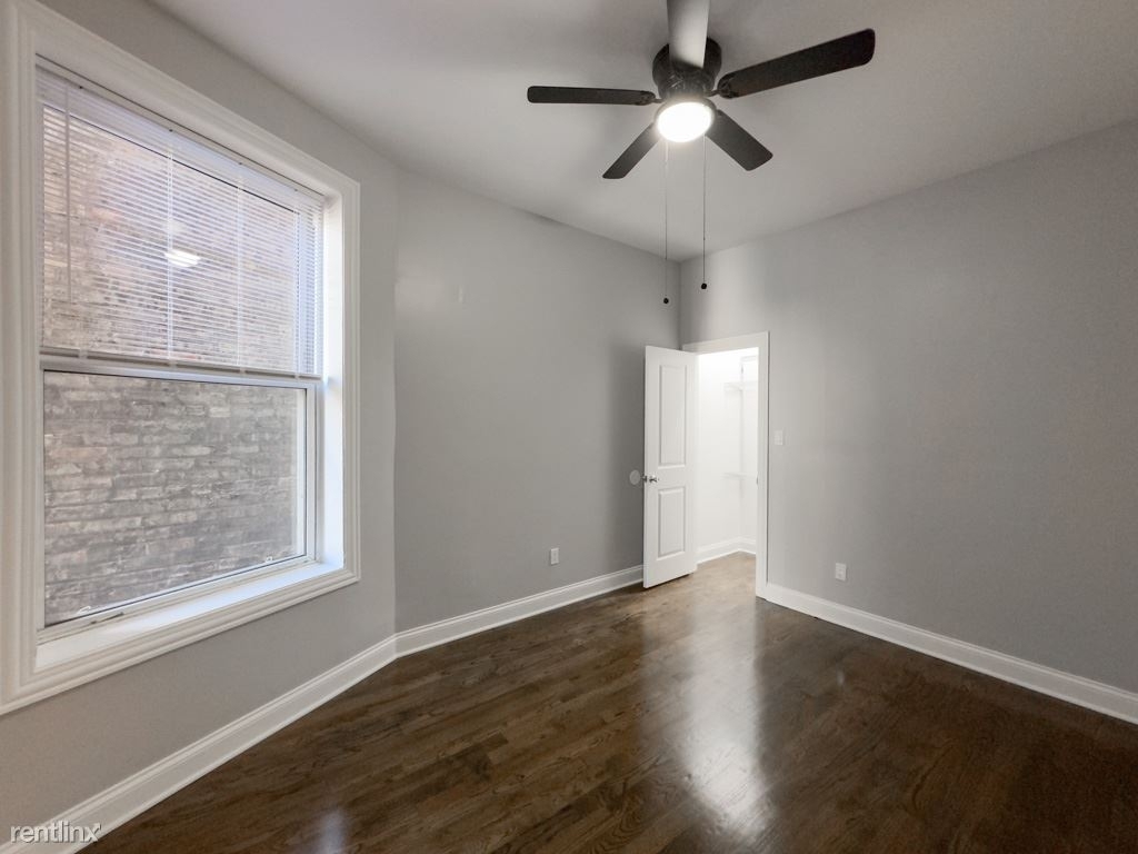 906 W. Montrose, Unit 8 - Photo 8