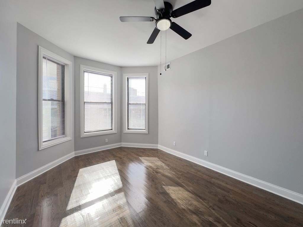 906 W. Montrose, Unit 8 - Photo 18