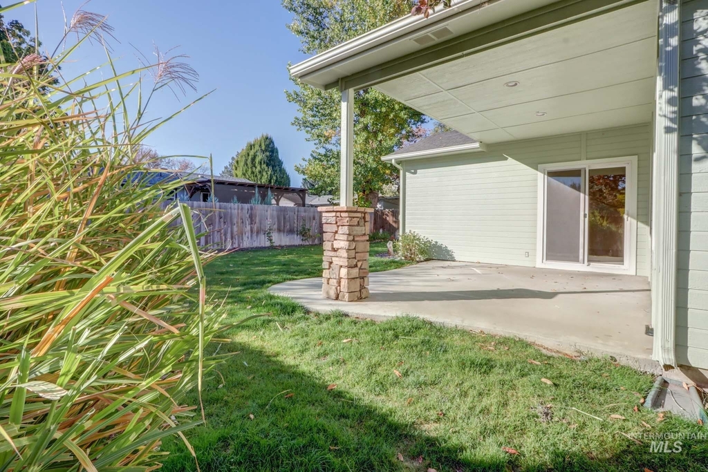 5862 N Bremerton Pl - Photo 17