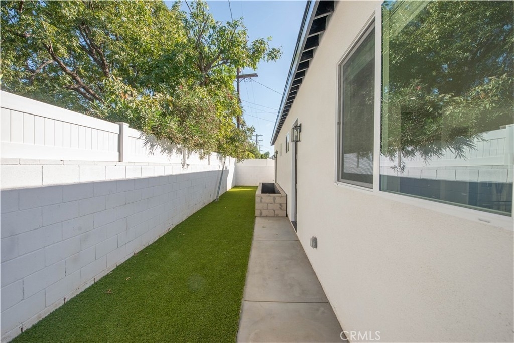 17552 Hart Street - Photo 25