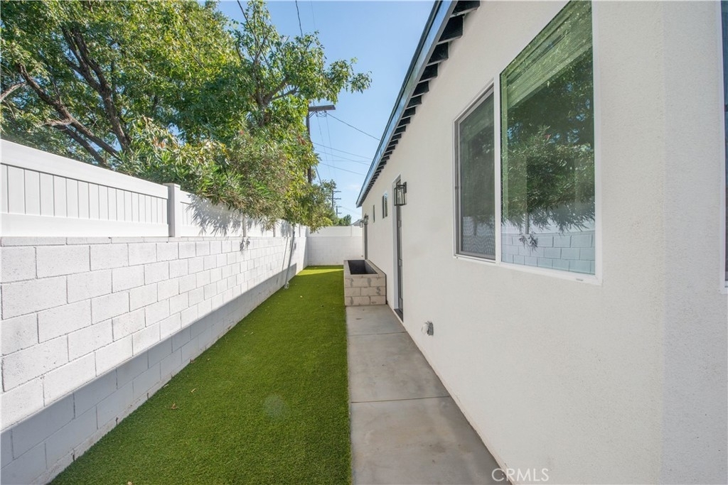 17552 Hart Street - Photo 22