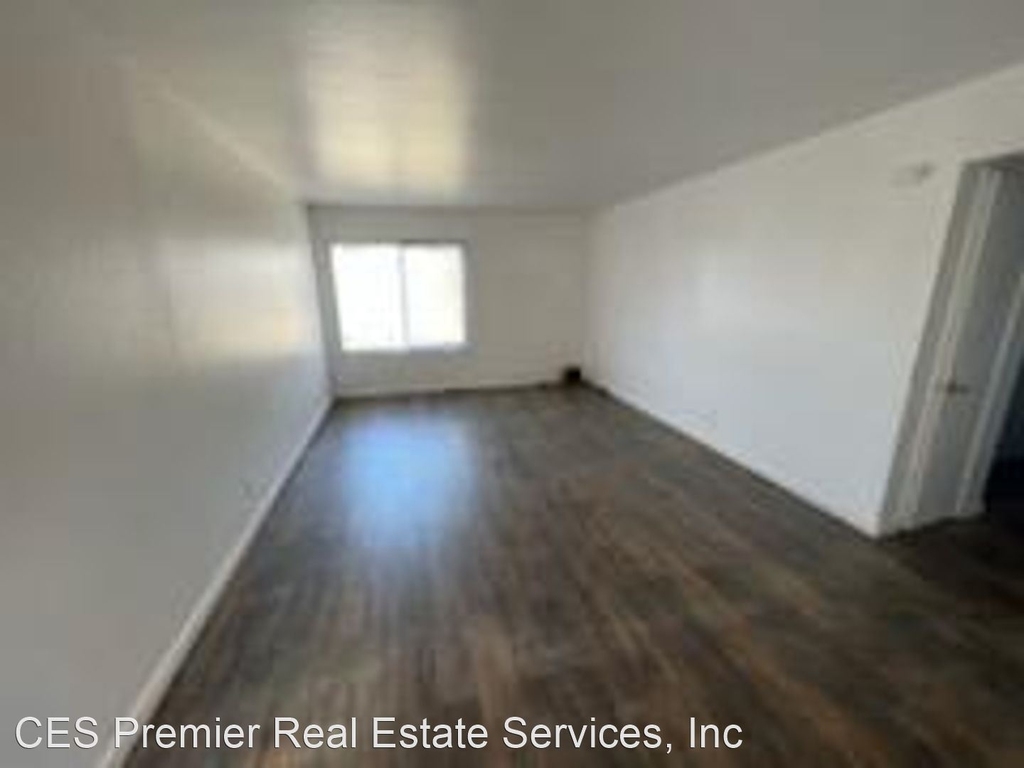 1728 Sutter Ave - Photo 3