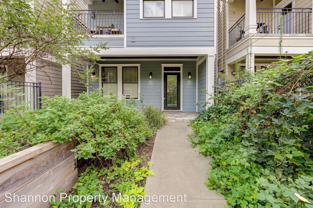 236 E Woodland Street - Photo 10