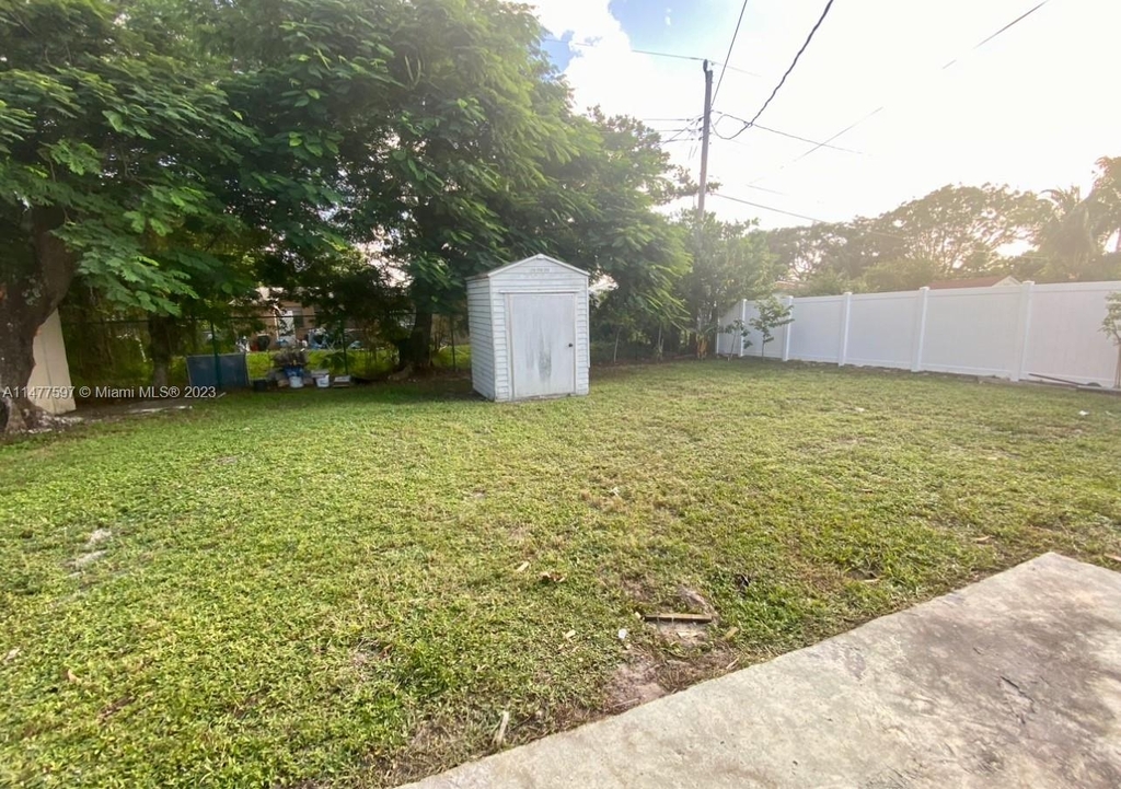 1524 Nw 15th St - Photo 8