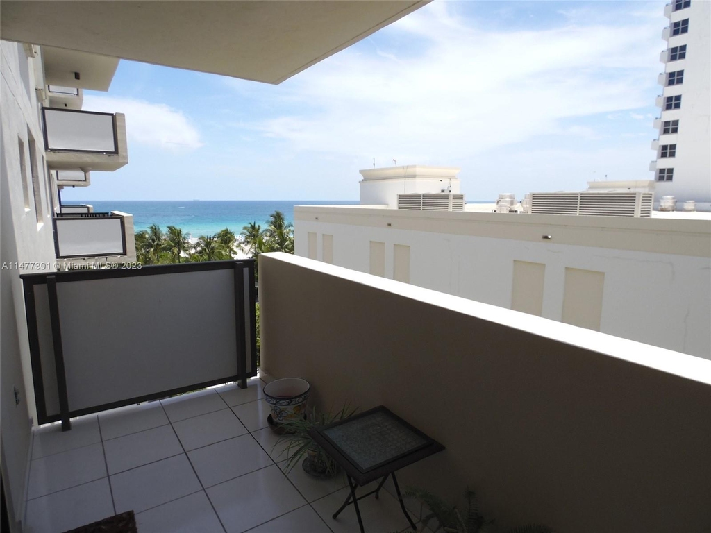1623 Collins Ave - Photo 16