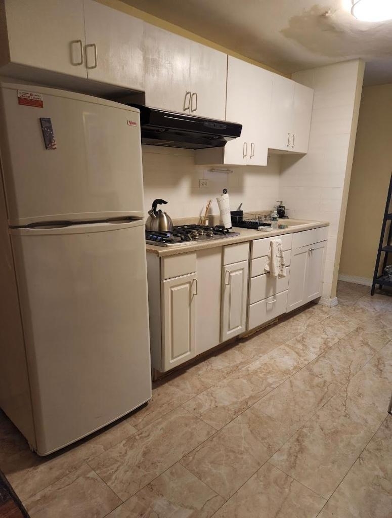 31 East 30th Street - Photo 2