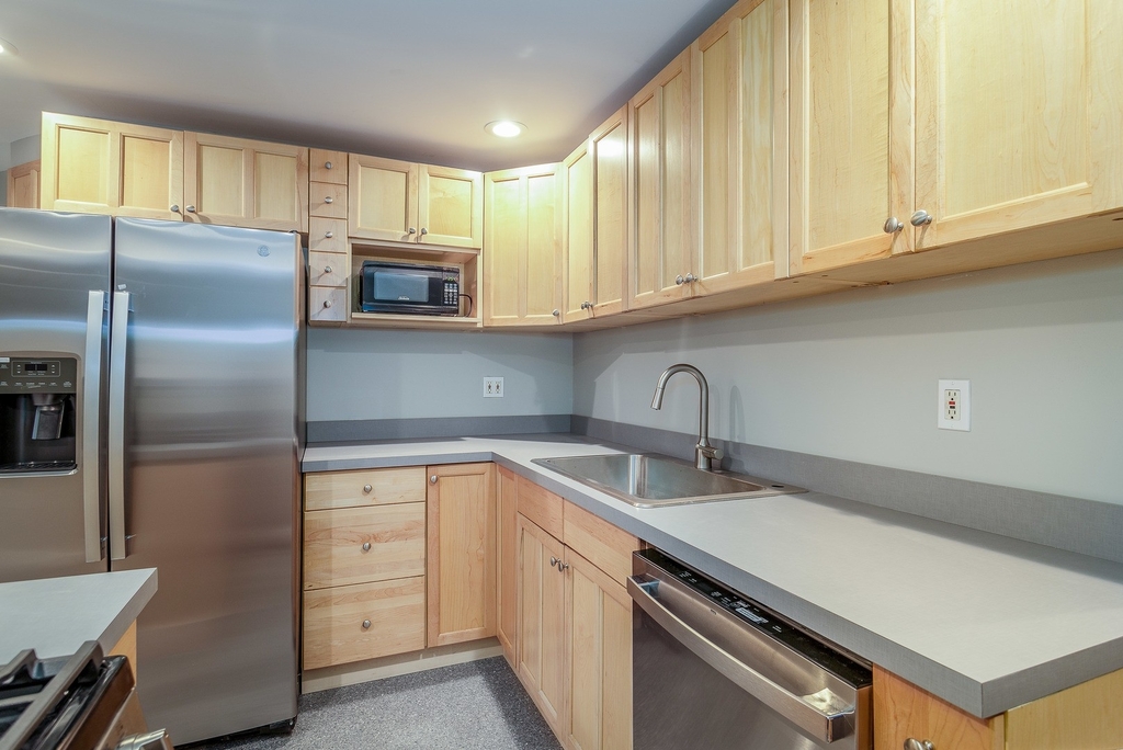 1014 W Dakin Street - Photo 2