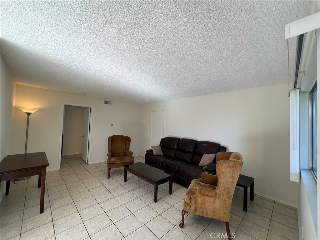 23224 Orange Avenue - Photo 3