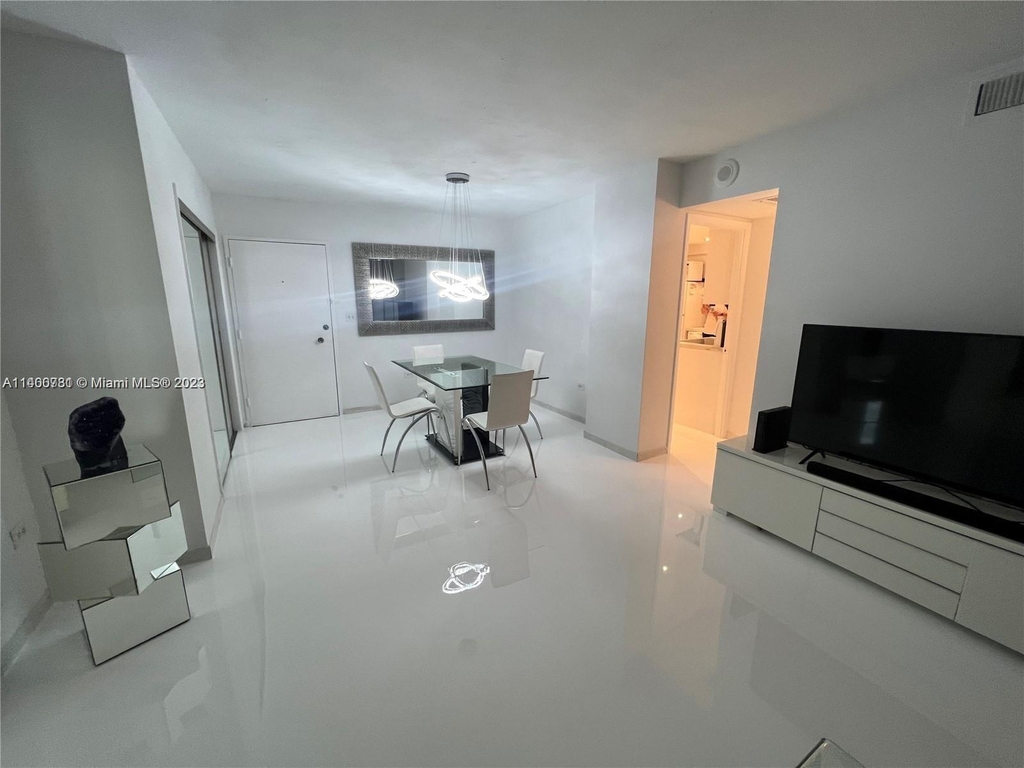 5555 Collins Ave - Photo 6