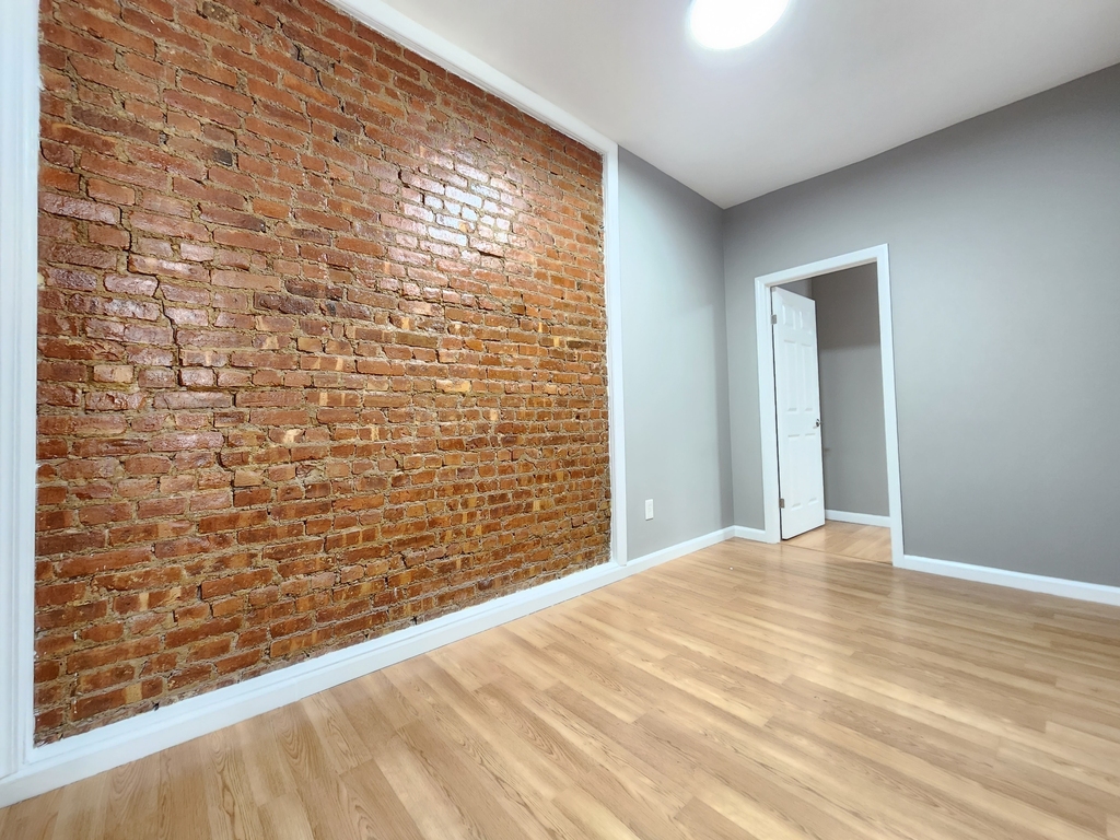 304 West 151st Street - Photo 5