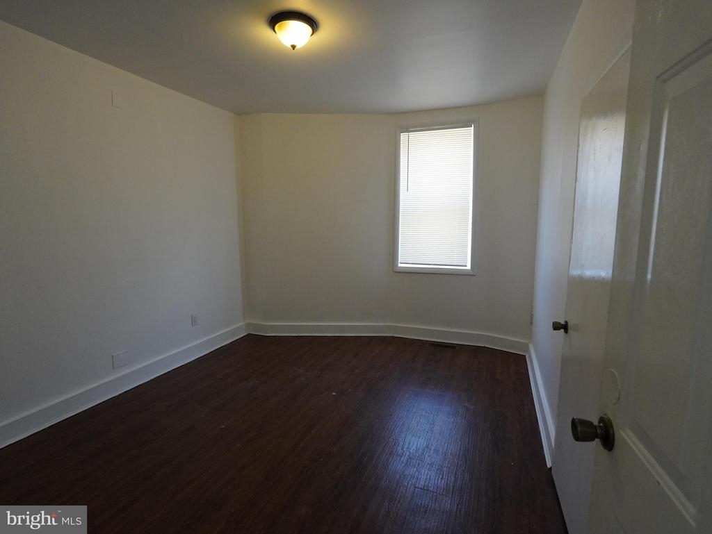 5013 Chester Ave - Photo 3