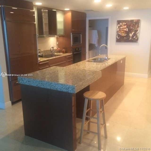 3801 Collins Ave - Photo 2