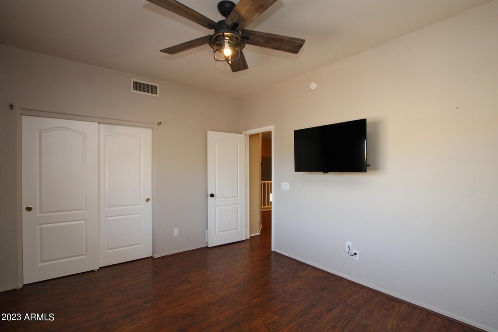 2009 E Creedance Boulevard - Photo 14