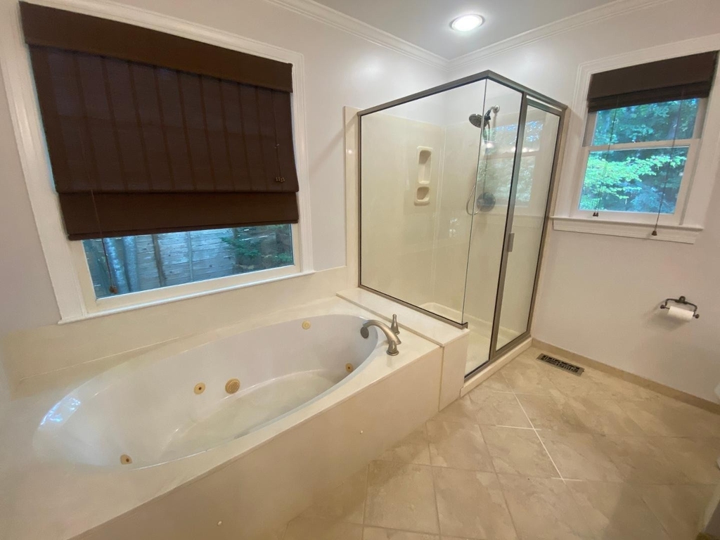 4045 Briarhurst Way - Photo 2