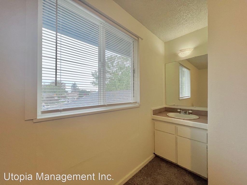 912-916 Ne Hacienda Ct. - Photo 15