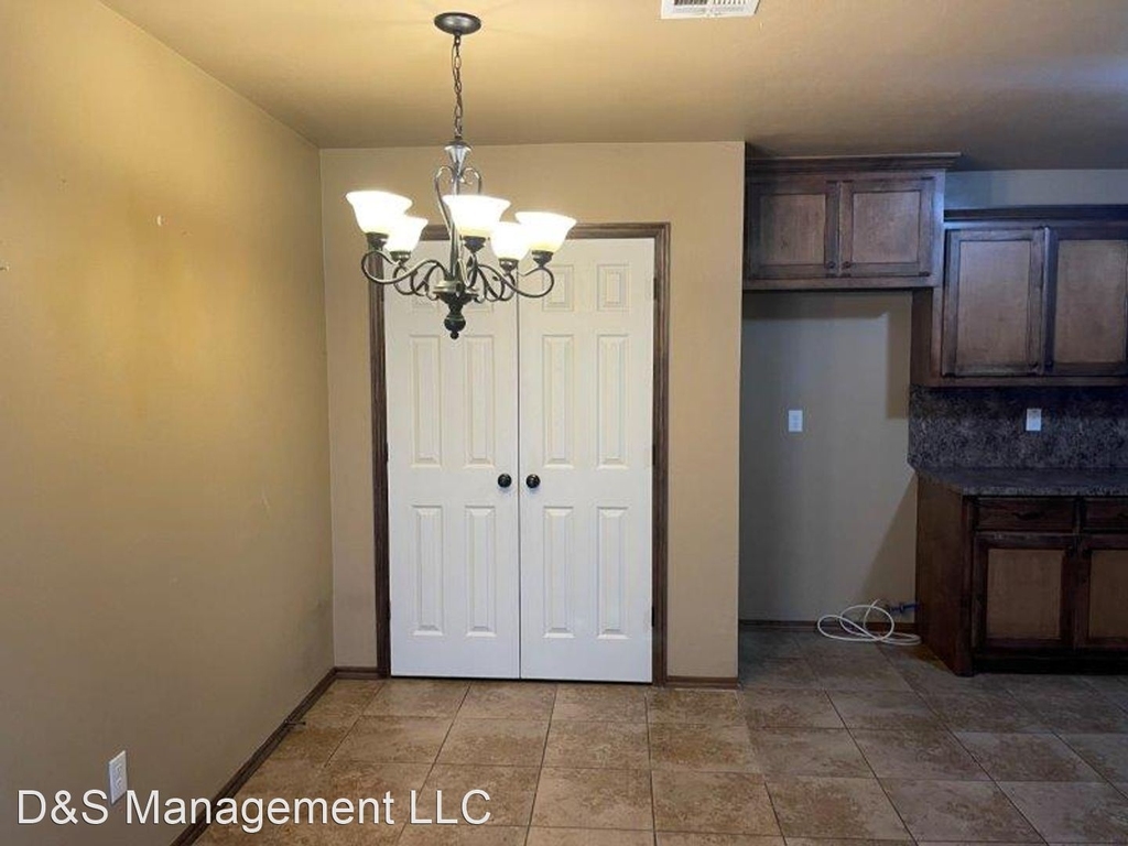 2714 Valley View Dr. - Photo 1