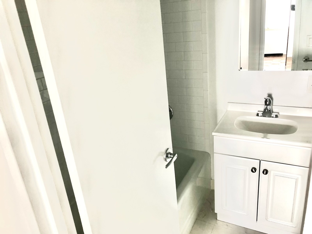 2600 Netherland Avenue - Photo 3