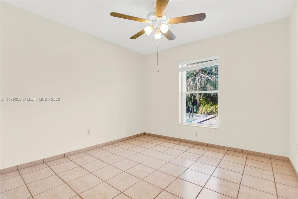 8405 Sw 181st Ter - Photo 18