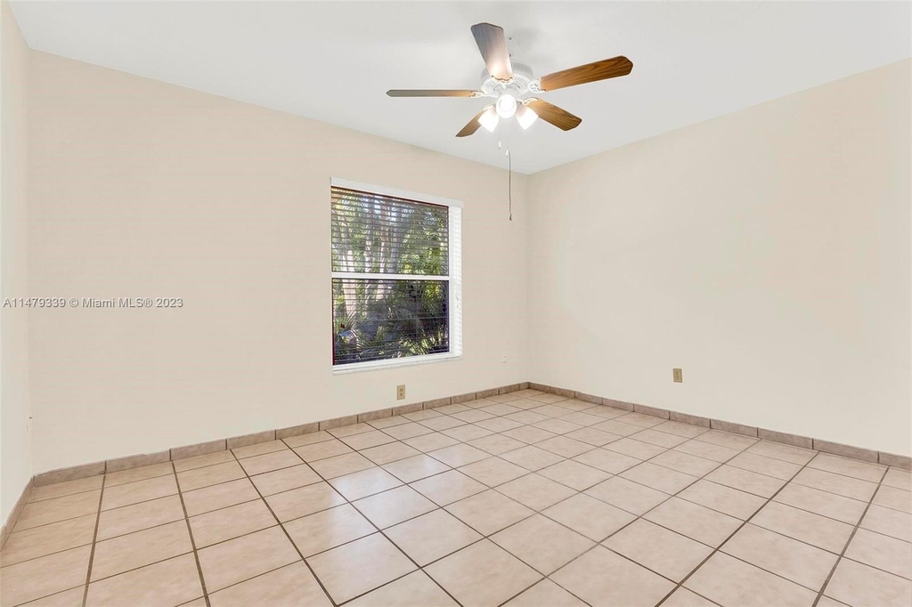 8405 Sw 181st Ter - Photo 17