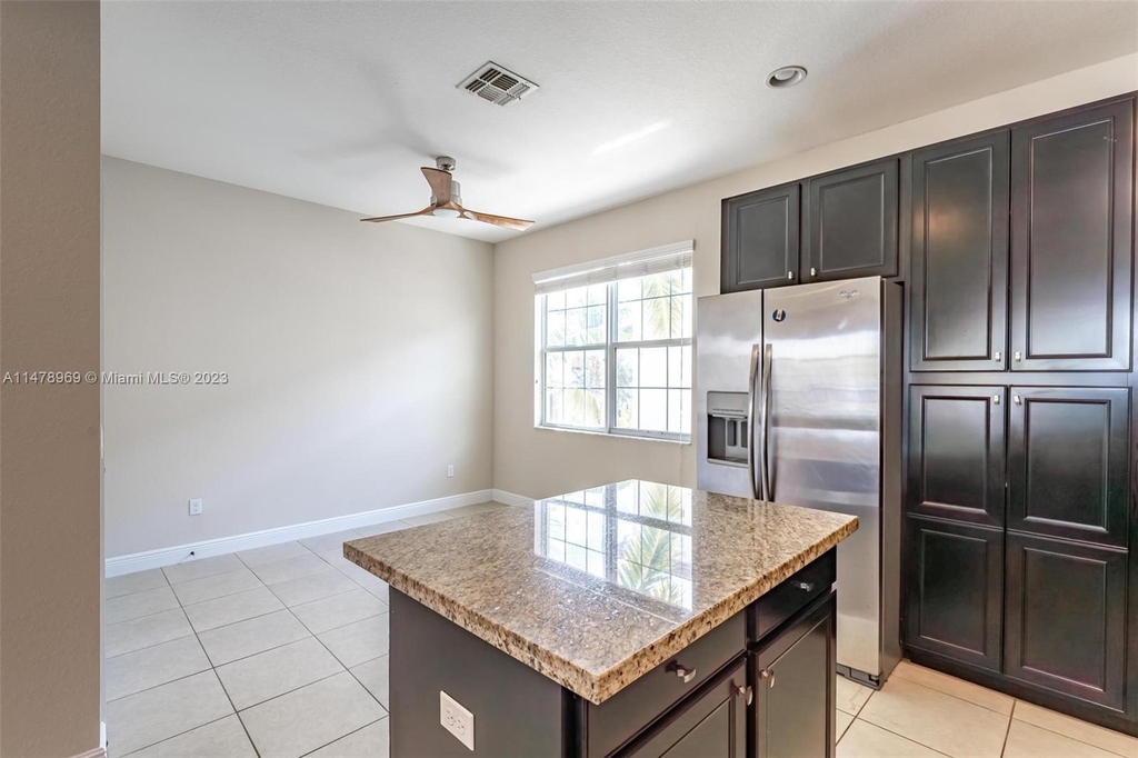 2709 Sw 119th Way - Photo 15