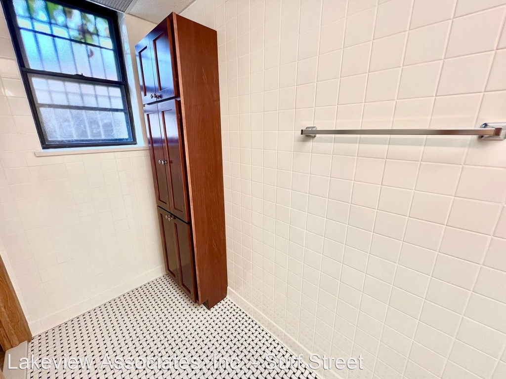 644 W. Surf - Photo 7