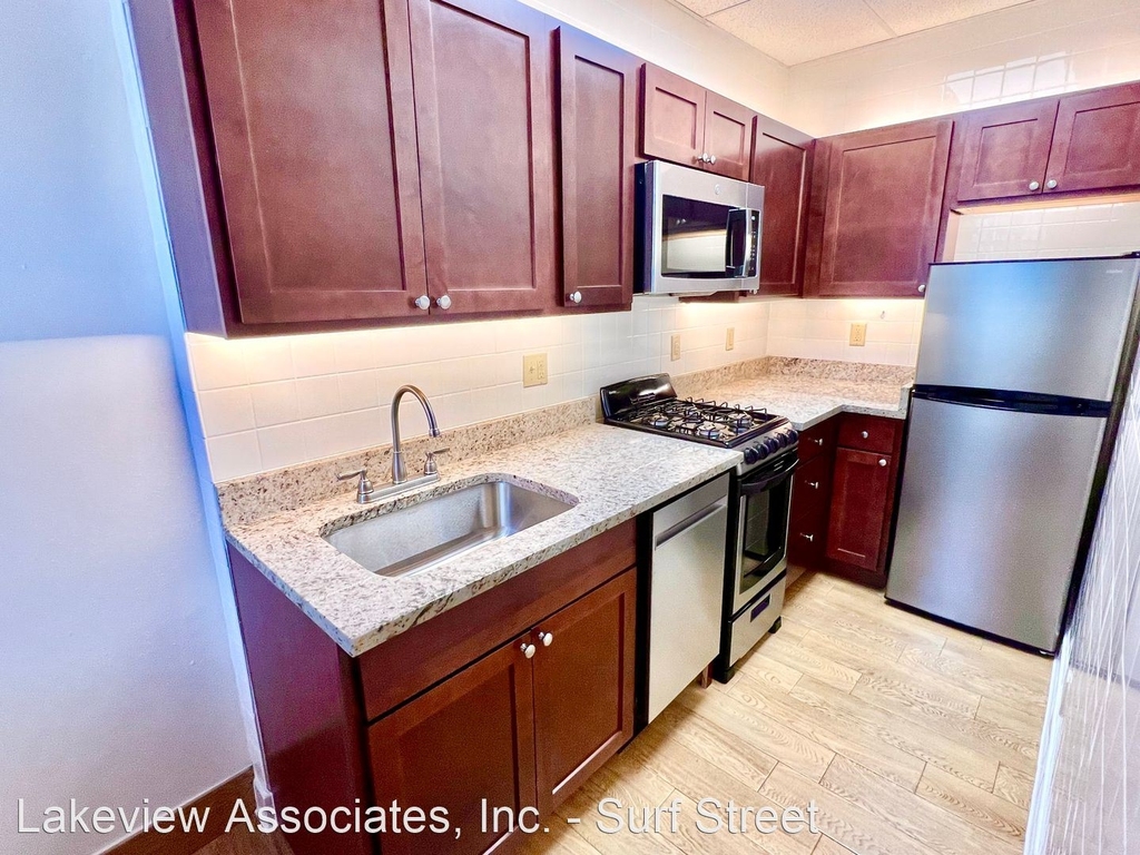 644 W. Surf - Photo 0