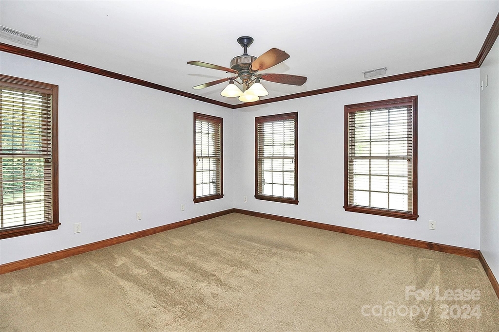 360 Forest Way Drive - Photo 10
