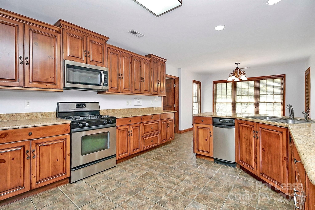 360 Forest Way Drive - Photo 7