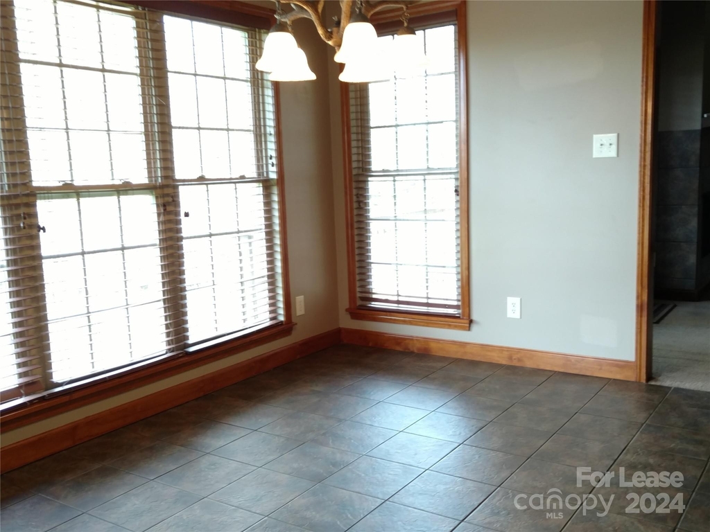 360 Forest Way Drive - Photo 3