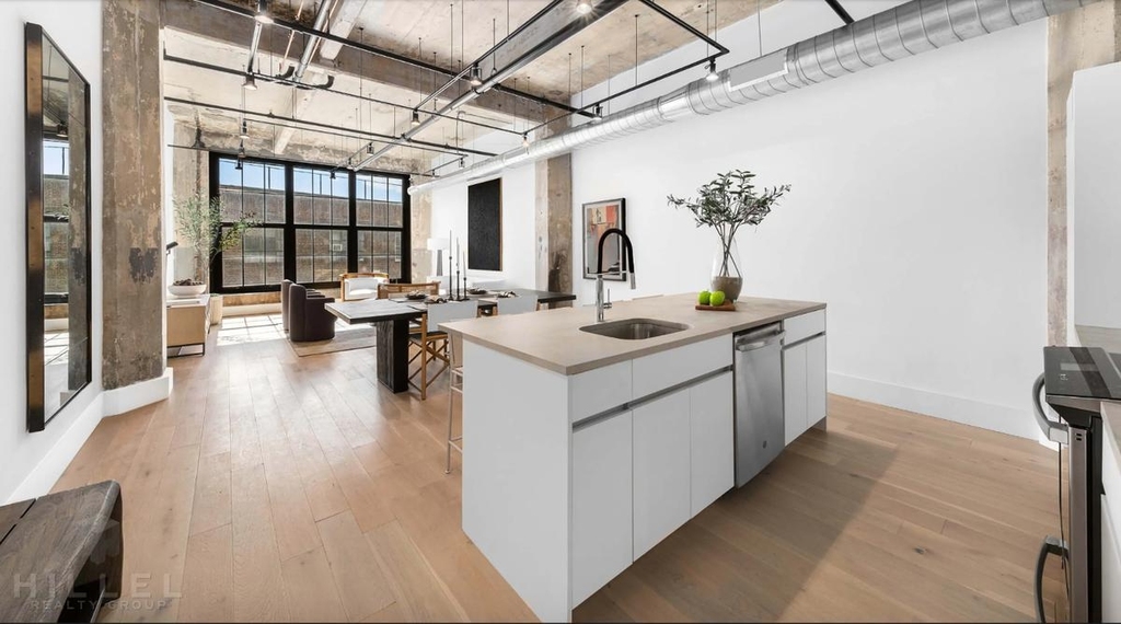 475 Kent Ave. - Photo 5