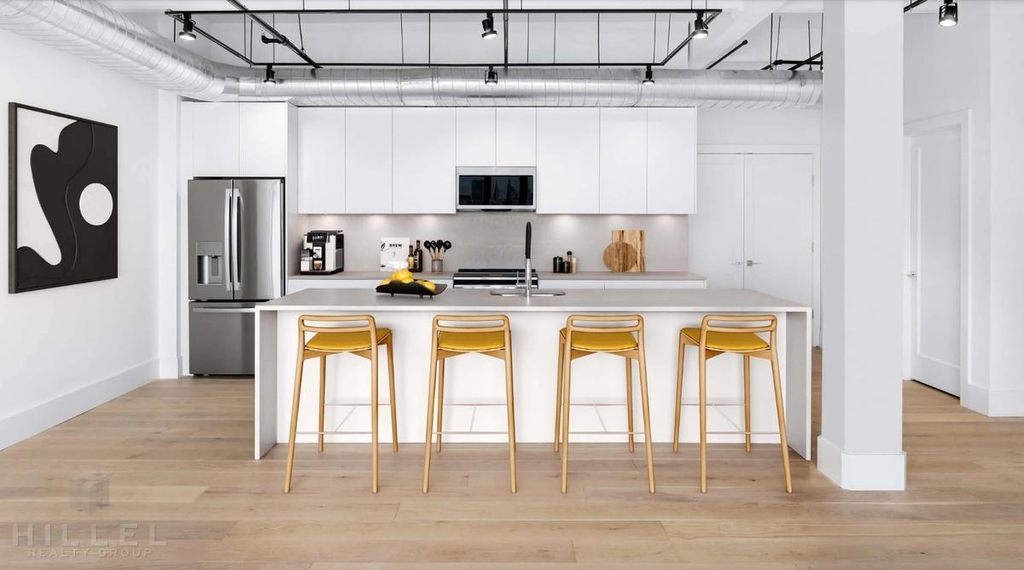 475 Kent Ave. - Photo 3
