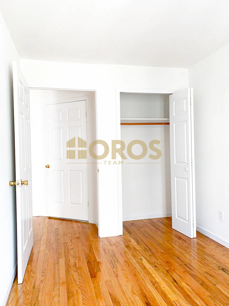 539 East 6th Street - Photo 6