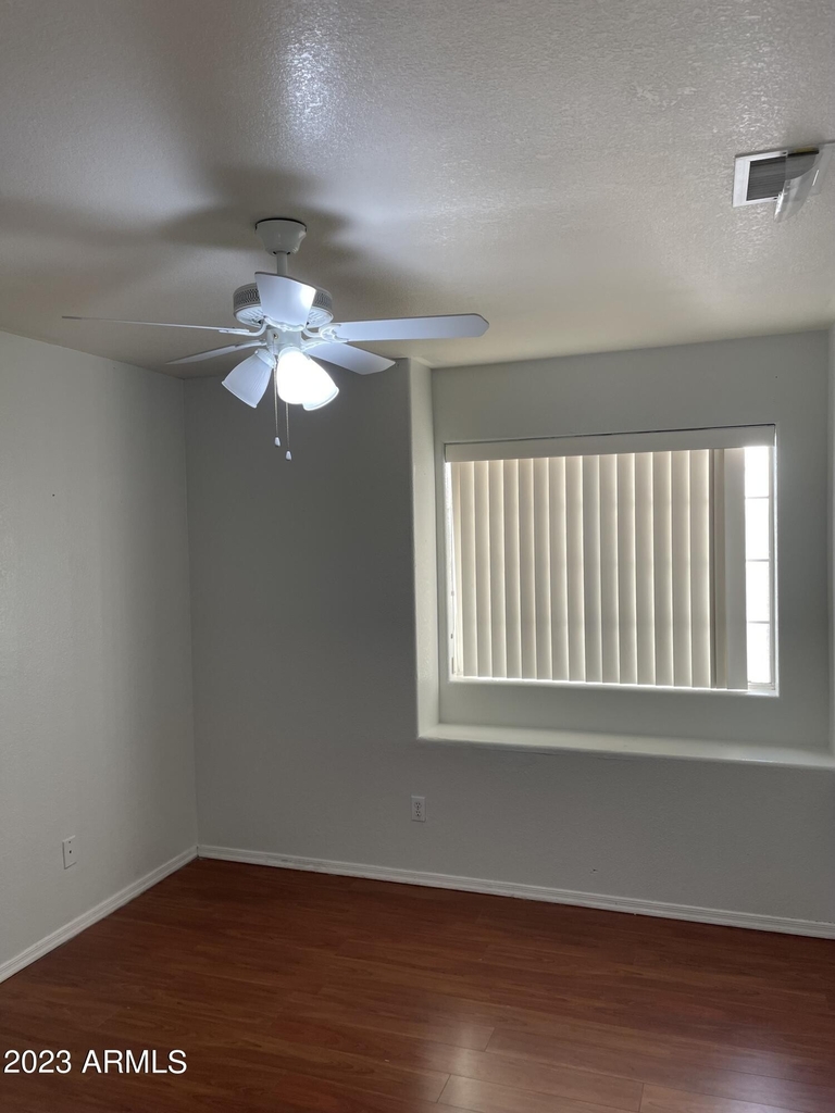 1057 N Saguaro Street - Photo 12