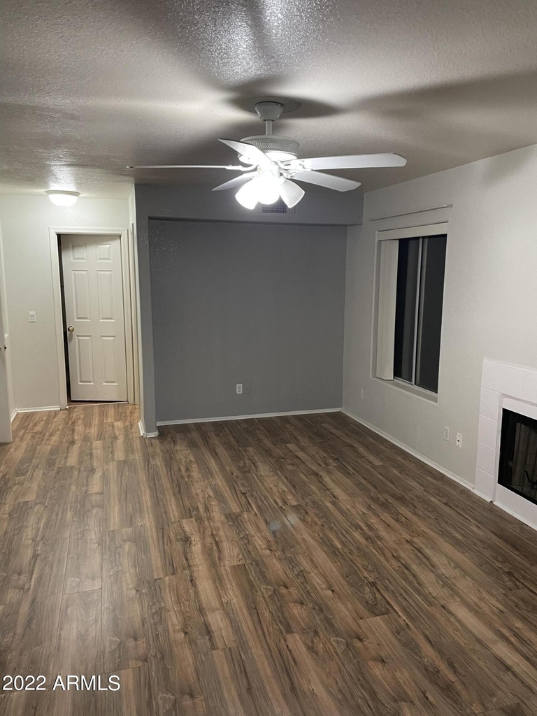 1057 N Saguaro Street - Photo 3