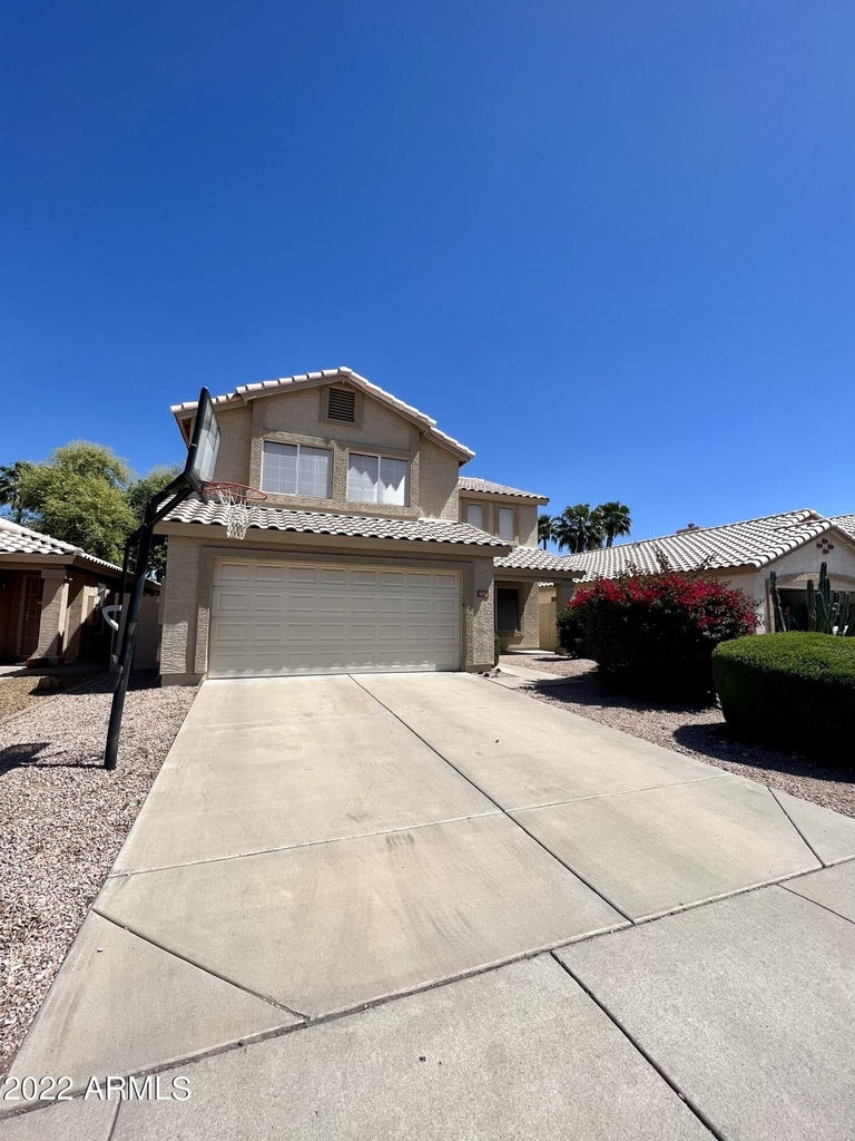 1057 N Saguaro Street - Photo 0